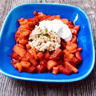 Bunte Gemüsepfanne mit Buchweizen