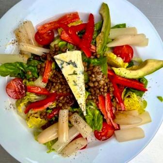 Römersalat mit Linsen und Schwarzwurzeln